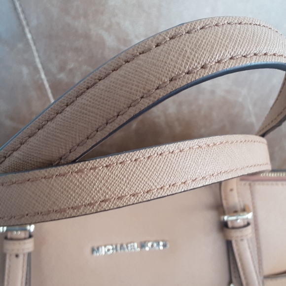 Michael kors Brown Leather Tote - great condition - Picture 6 of 13